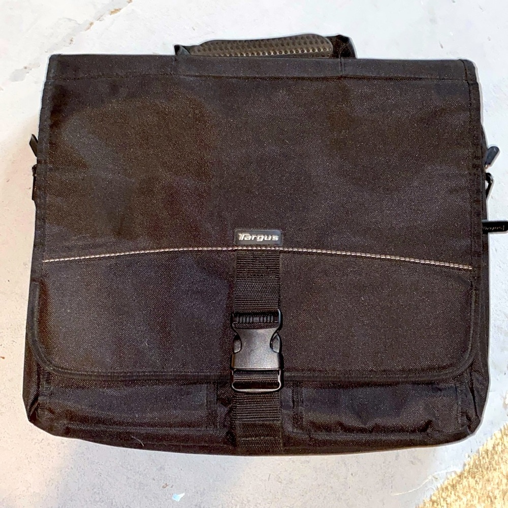 Targus 15.6 inch laptop bag